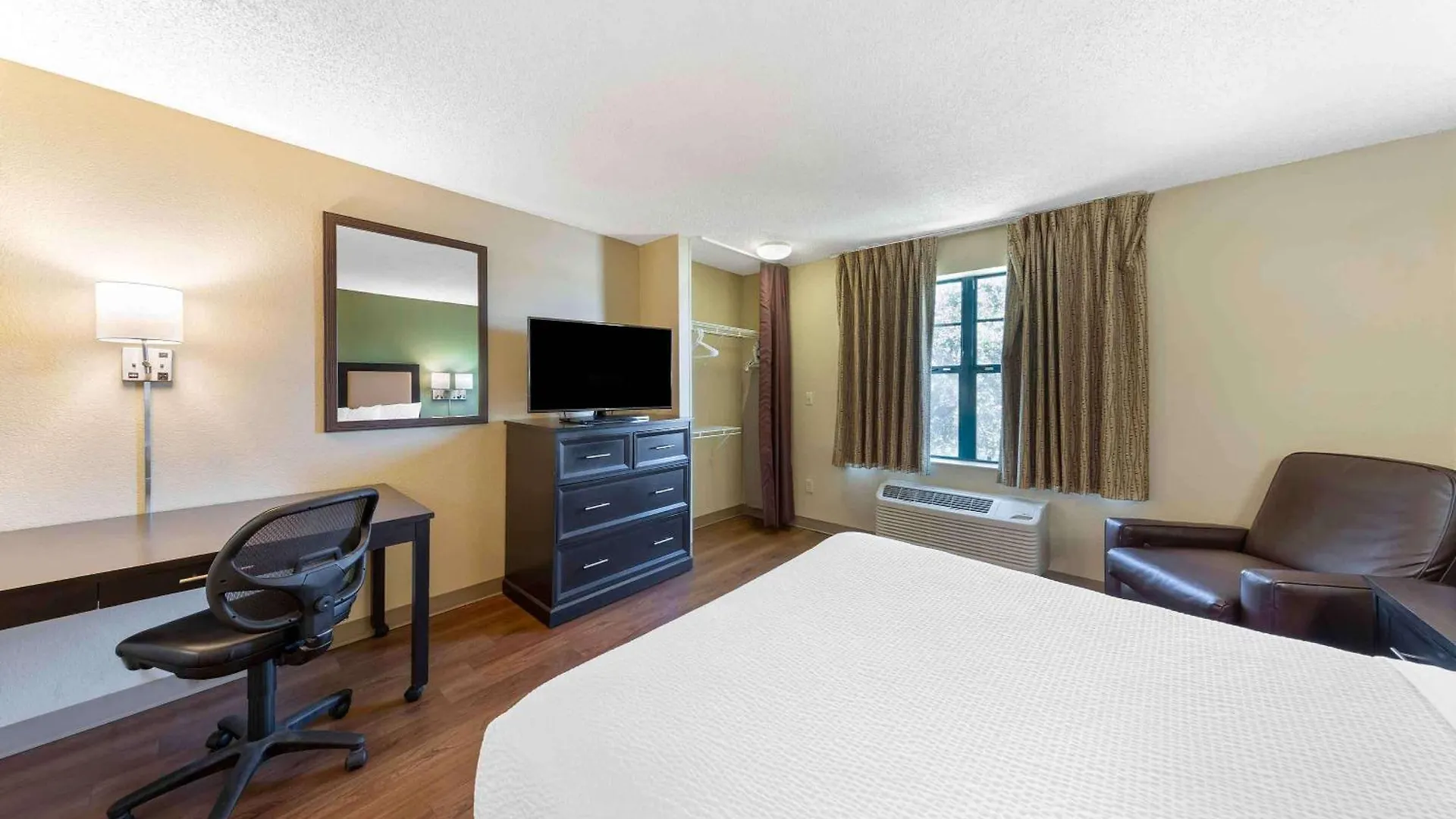 Extended Stay America Suites - Los Angeles - LAX Airport - El Segundo